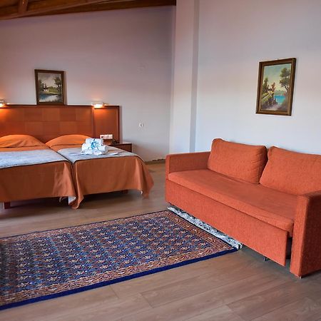 Oscar Hotel Amfilochía Buitenkant foto