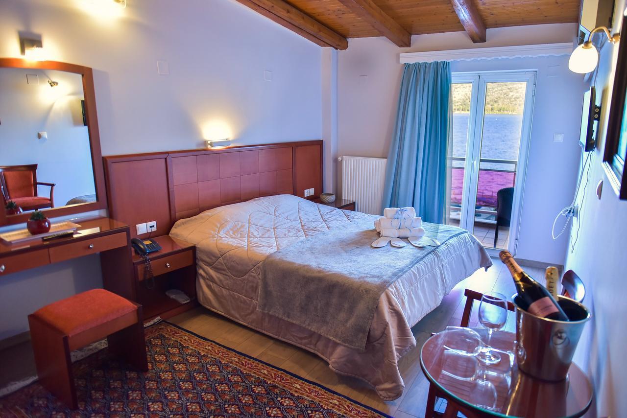 Oscar Hotel Amfilochía Buitenkant foto